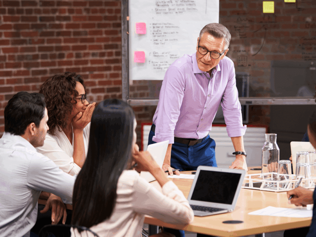 people's plan discussion in a team meeting