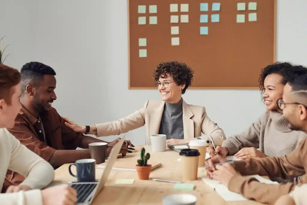 Infographic explaining the role of a #2 leader in small businesses, including operations, strategy, and team support.
